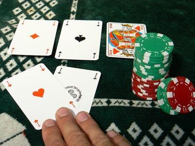 Для настільних ігор гарні всі види покеру